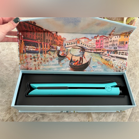 Ionik hair straightener - Picture 1 of 5